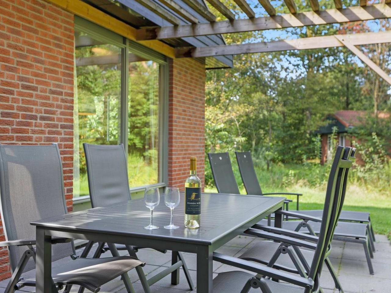 Luxury 4-Person Bungalow In The Holiday Park Landal Twenhaarsveld Holten Chambre photo