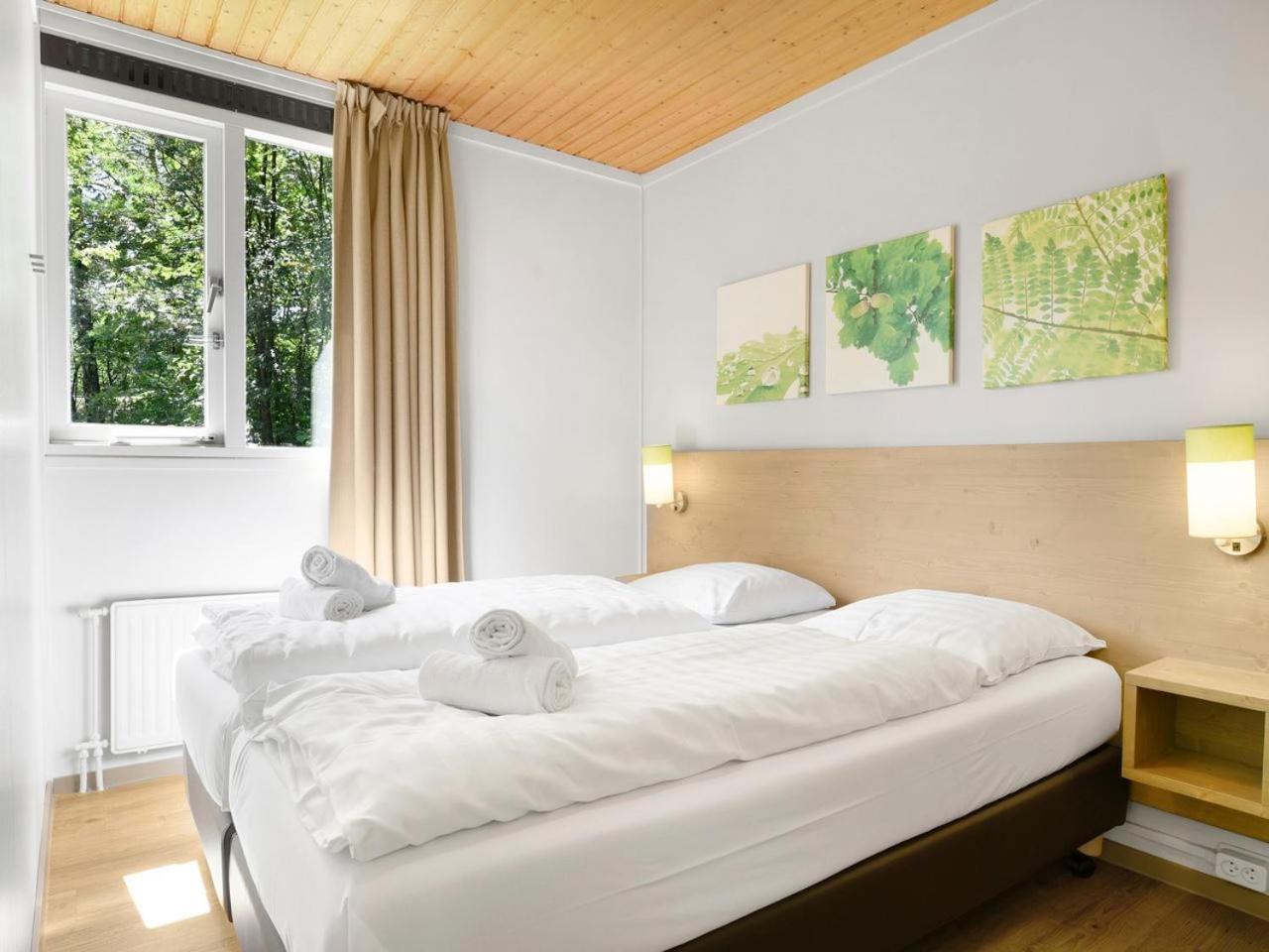 Luxury 4-Person Bungalow In The Holiday Park Landal Twenhaarsveld Holten Chambre photo
