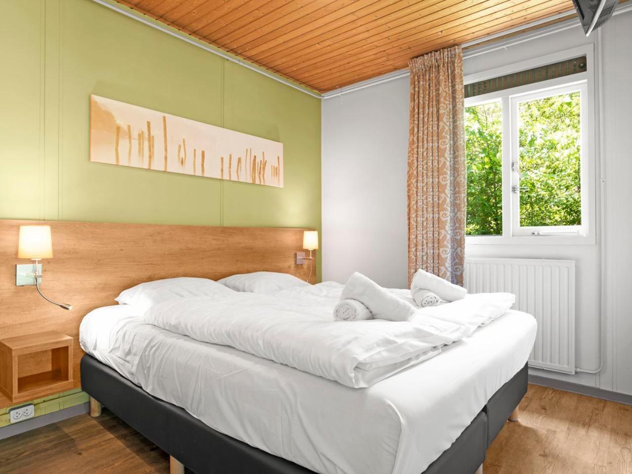 Luxury 4-Person Bungalow In The Holiday Park Landal Twenhaarsveld Holten Chambre photo