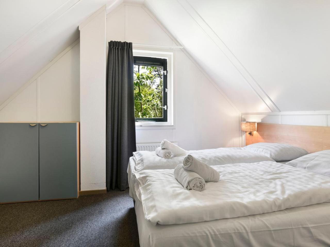 Luxury 4-Person Bungalow In The Holiday Park Landal Twenhaarsveld Holten Chambre photo