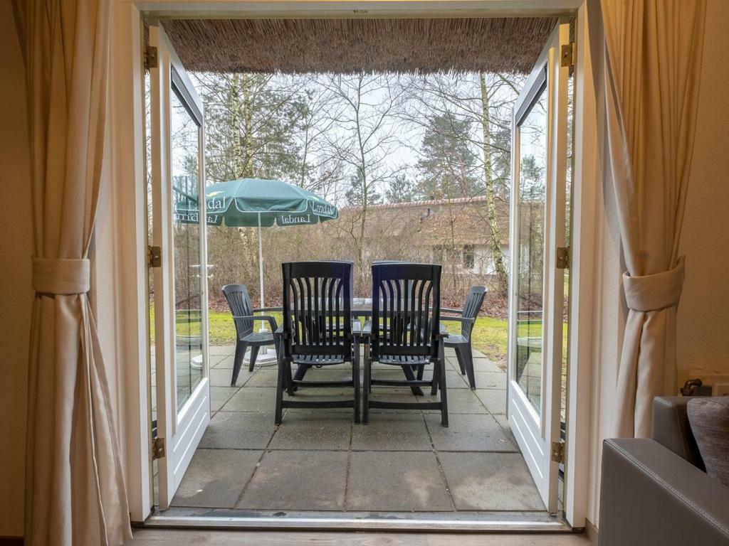 Luxury 4-Person Bungalow In The Holiday Park Landal Twenhaarsveld Holten Extérieur photo